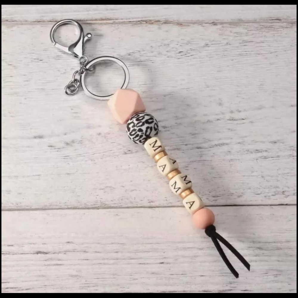 Mama leopard keychain